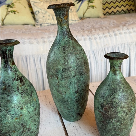 Vintage Green Vertigris metal Vases Set - Picture 4 of 6